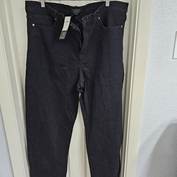 Banana Republic High Rise Barrel Jeans, Black, size 18T - Picture 3 of 4